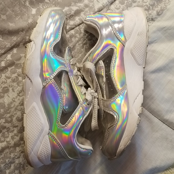 Shoes - Picture 7 of 7